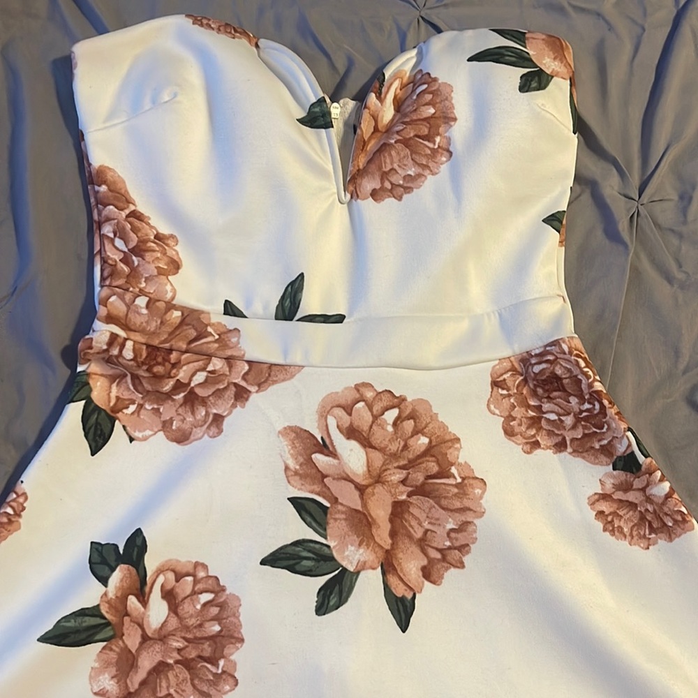 Ivory Dress w/ Mauve pink flowers. Size S.
